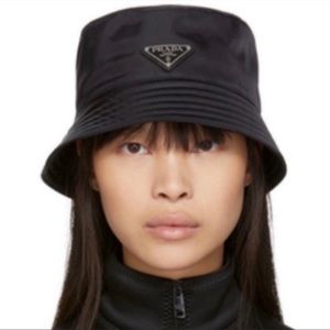 PRADA BUCKET HAT